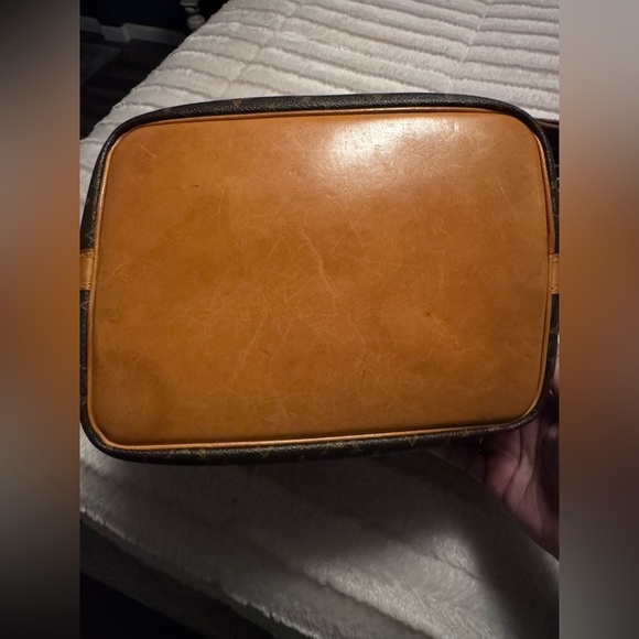 Louis Vuitton Monogram Neo Noe’ Shoulder Bag - Picture 10 of 10